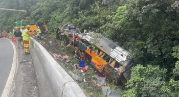 Acidente de ônibus deixa 19 mortos no Paraná